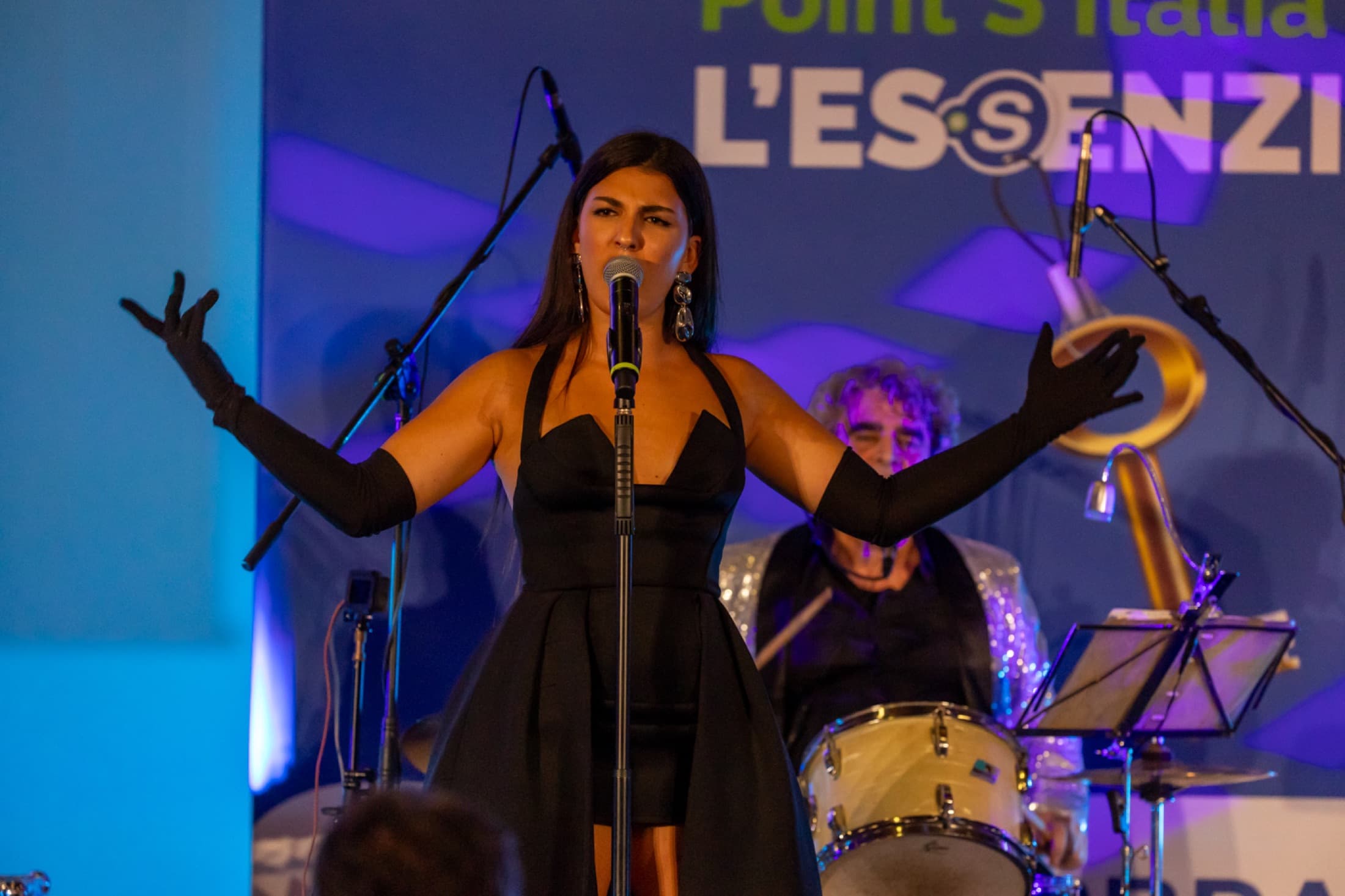 Live performance (stage)